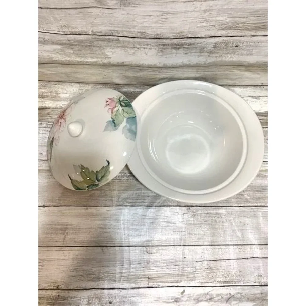 Johnson‎ Brothers Covered Soup Tureen 10